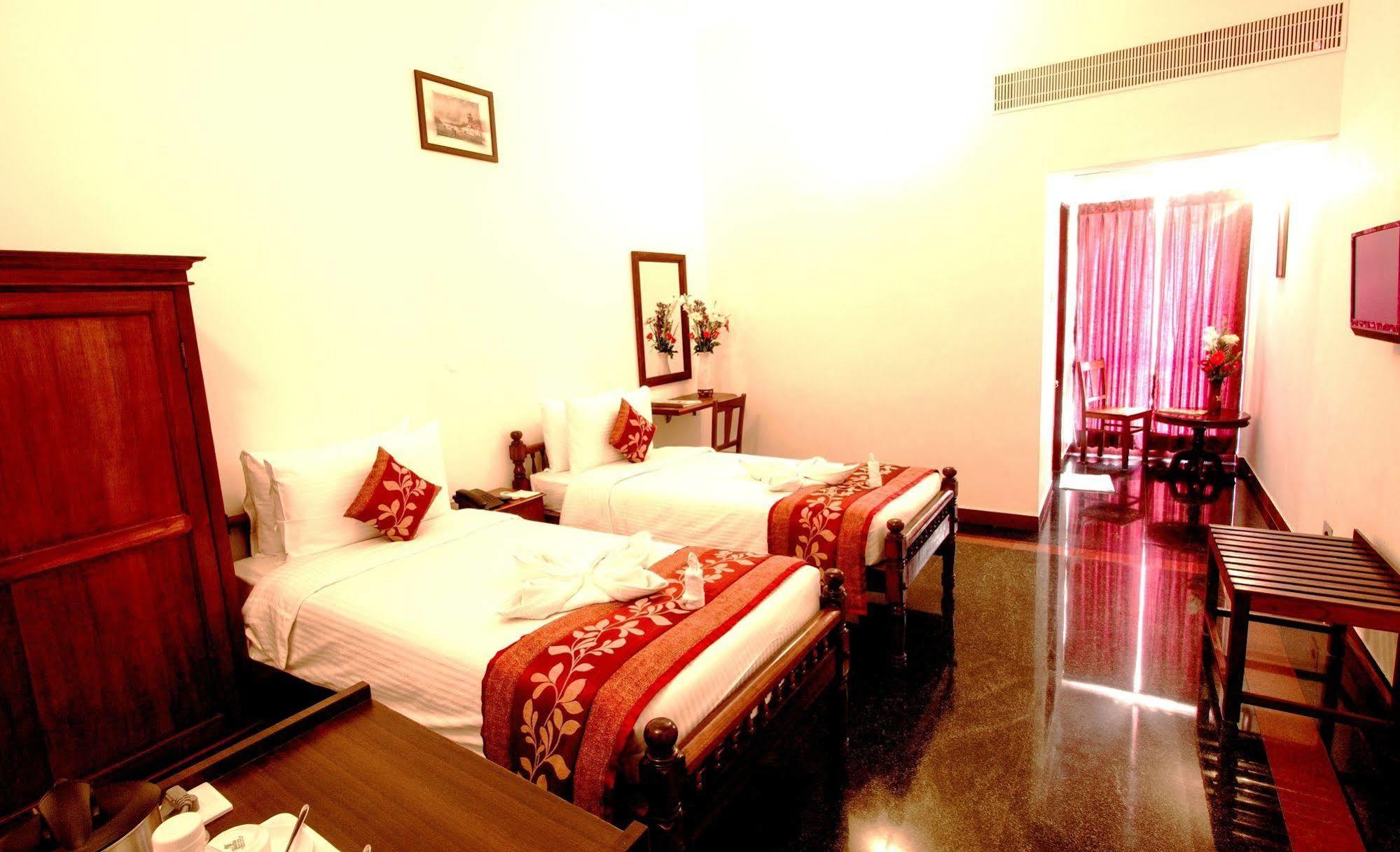Hotel Bonsejour Pondicherry Exterior foto
