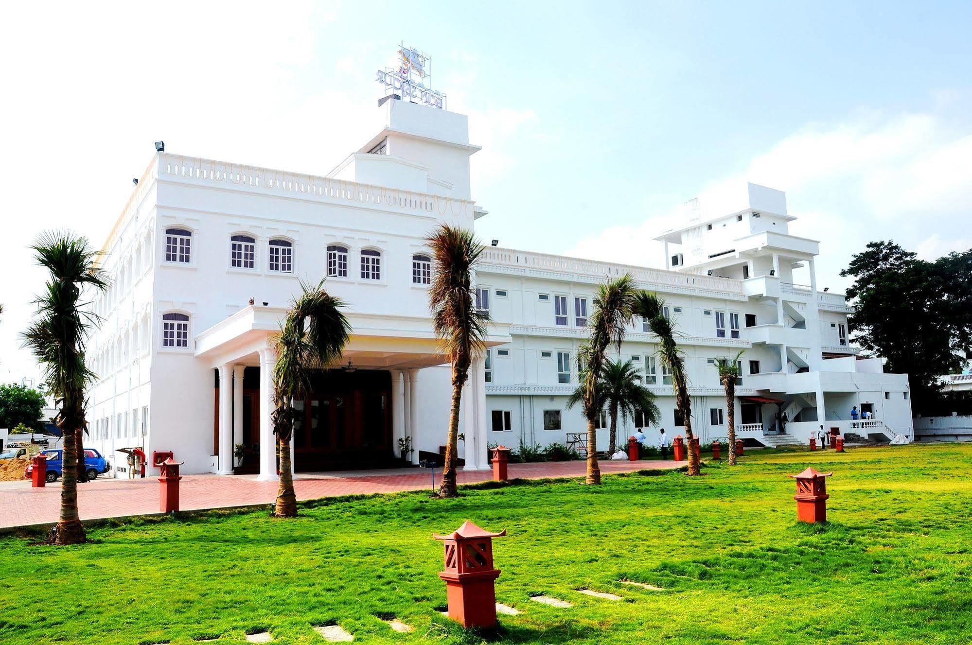 Hotel Bonsejour Pondicherry Exterior foto